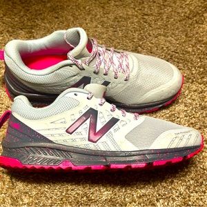 Women running/cross trainers